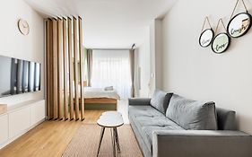 Nanda Studio Apartment - Free Private Parking